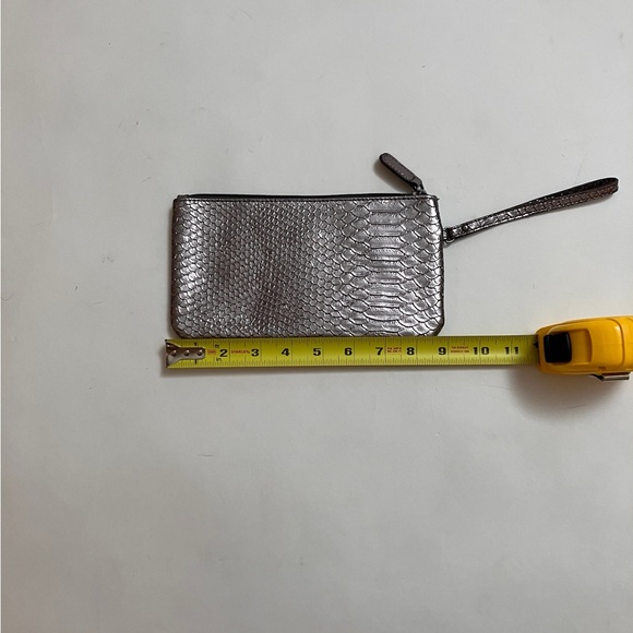 SHARIF faux leather wristlet - Picture 4 of 8